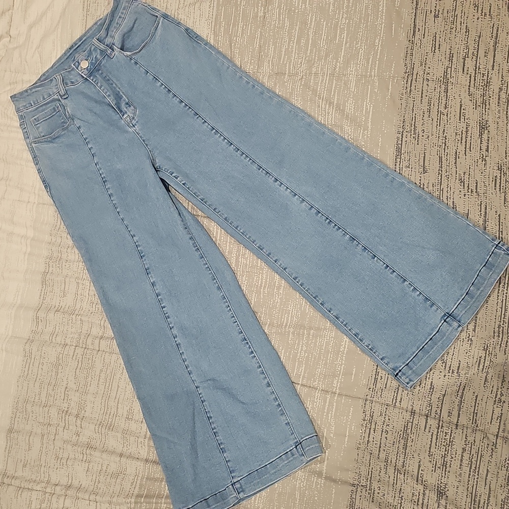 Wide-Leg Light Blue Jeans
